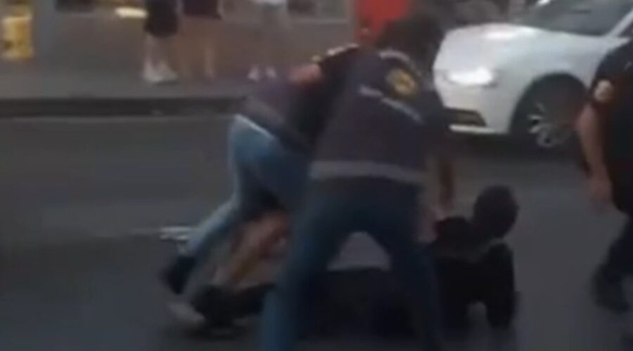 hilal ozdemir icin yapilan yuruyuse polis engeli 7X4PgnGt