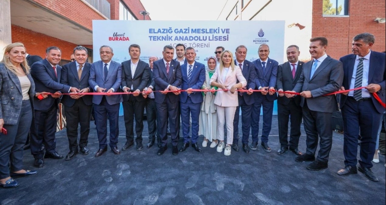 okul acilisina katilmayan valiye yerel basindan tepki 4bFbwSL8