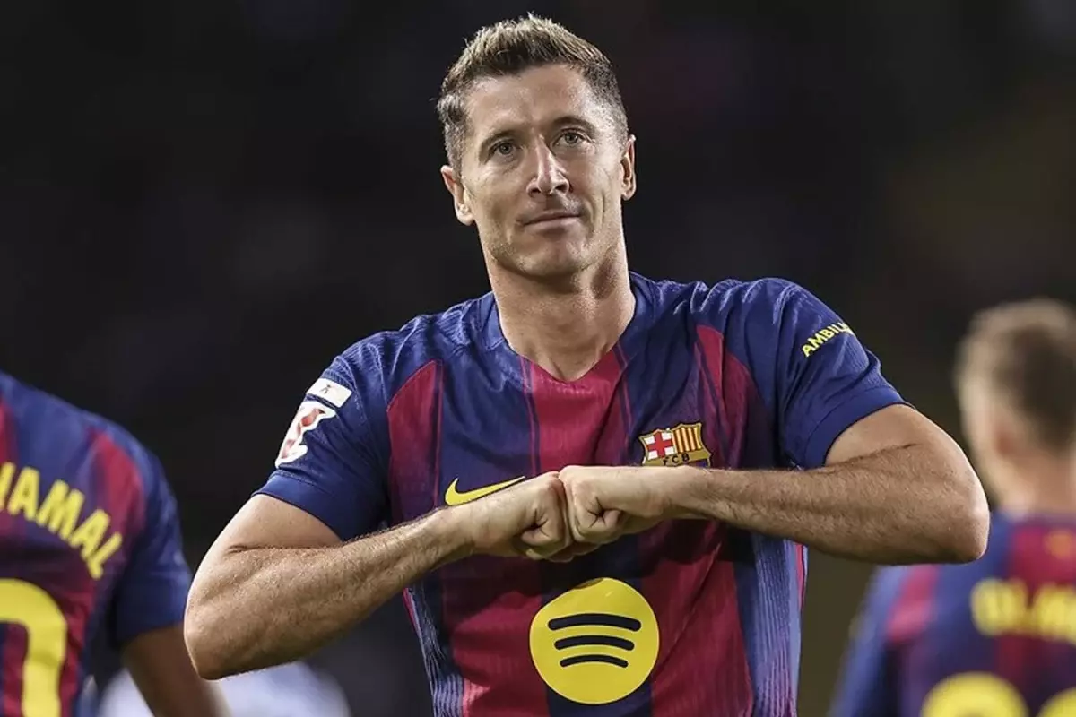 fenerbahceden tarihi transfer hamlesi WVPvxDwt.jpg