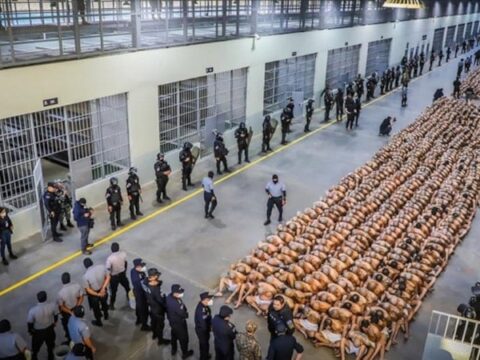 El Salvador’da suça sürüklenen çocuklara müebbet hapis yolu açıldı