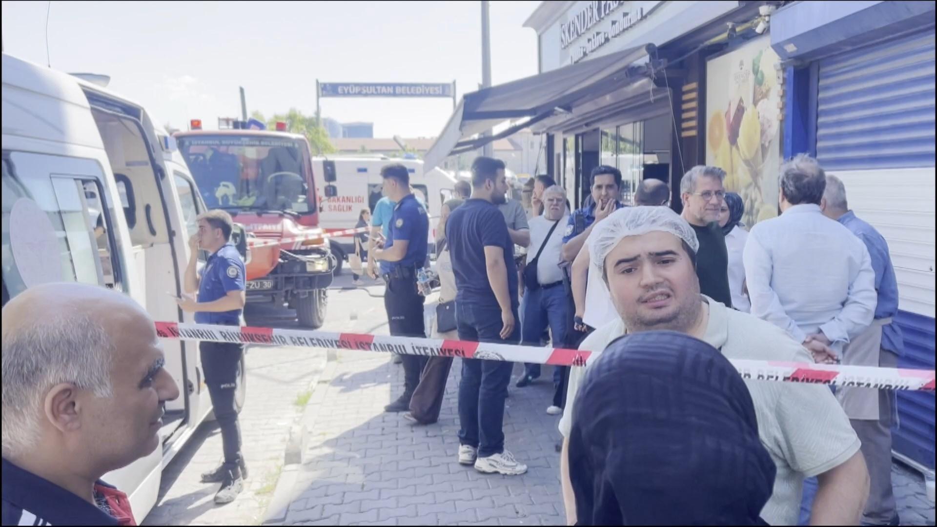 Eyüpsultan’da pastanede panik dolu anlar! İşçiler birer birer bayıldı