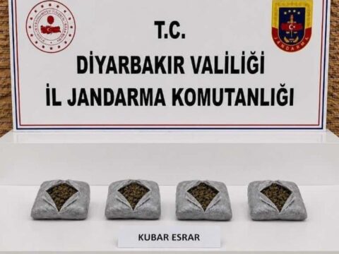 Jandarmadan narkotik darbesi kilolarca toz esrar ve binlerce hap ele gecirildi QYeUcHxA