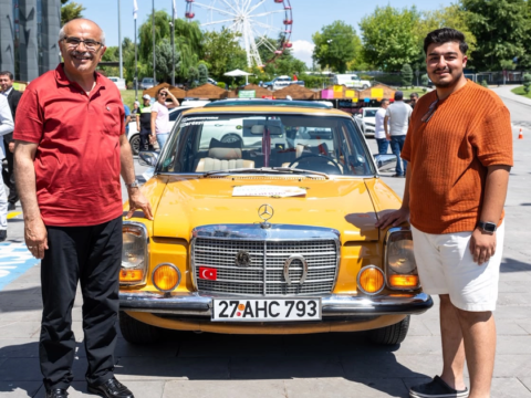 Kayisi festivalinde klasik mercedes bulusmasi LcwGUhUO