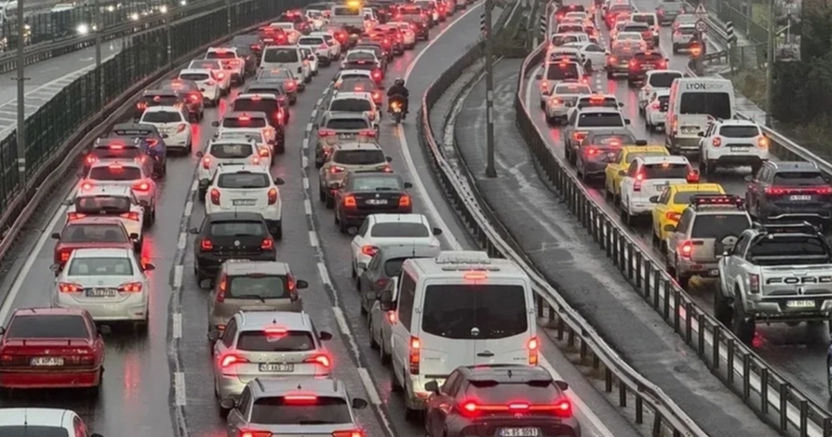 Trafige haziranda 194 bin 740 yeni tasit katildi motorlu kara tasiti 345 milyonu asti TweEMz2Z