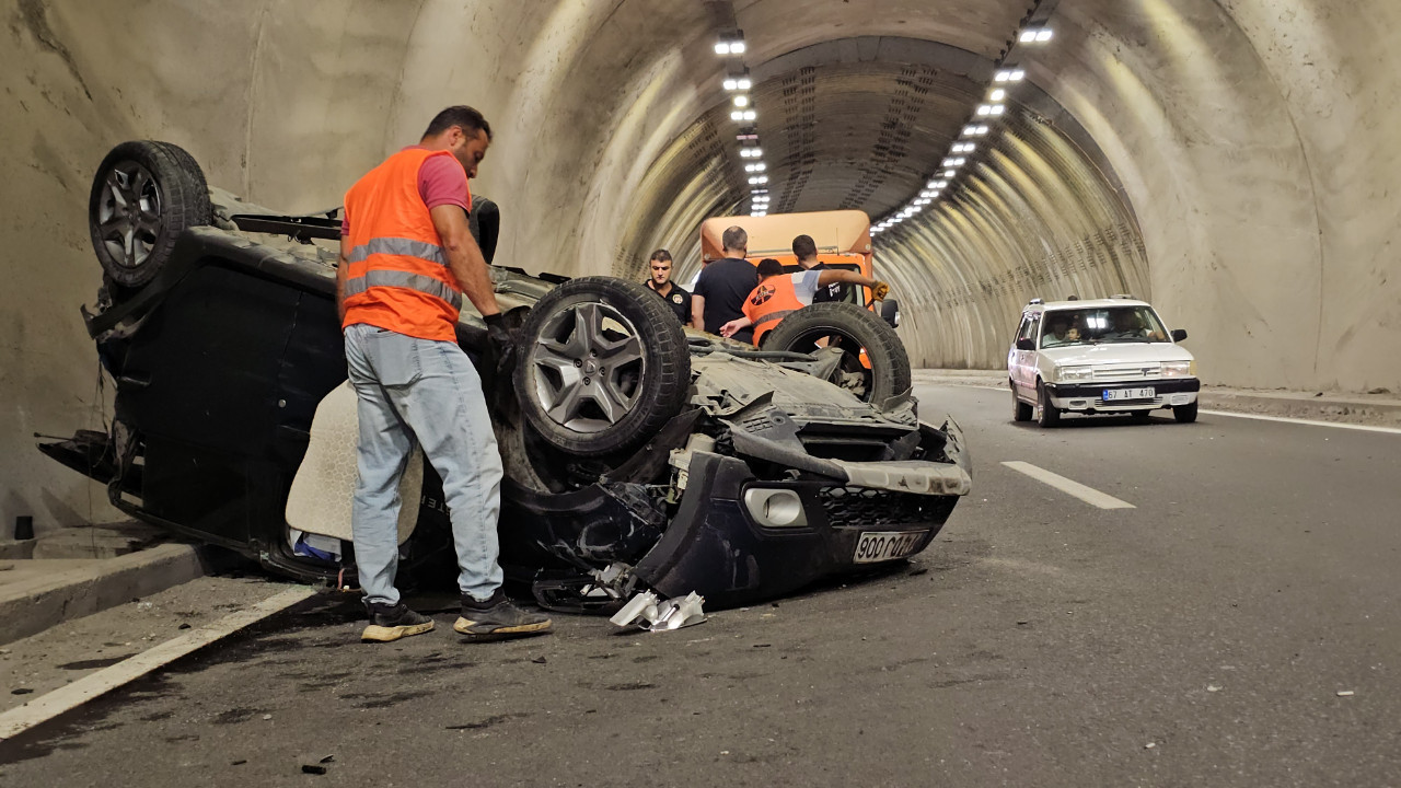 Zongudakta feci kaza tira carpan arac takla atti mtCJ9WIZ